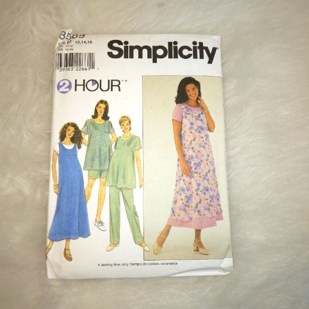 SIMPLICITY 8589 Sz 12-14-16 MATERNITY Dress top jumper pant shorts